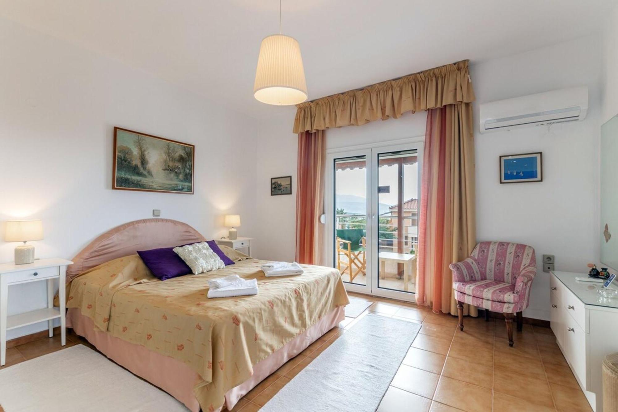 Amazing Villa Chrysanthi With Private Pool In Heraklion Epano Vathia Eksteriør billede
