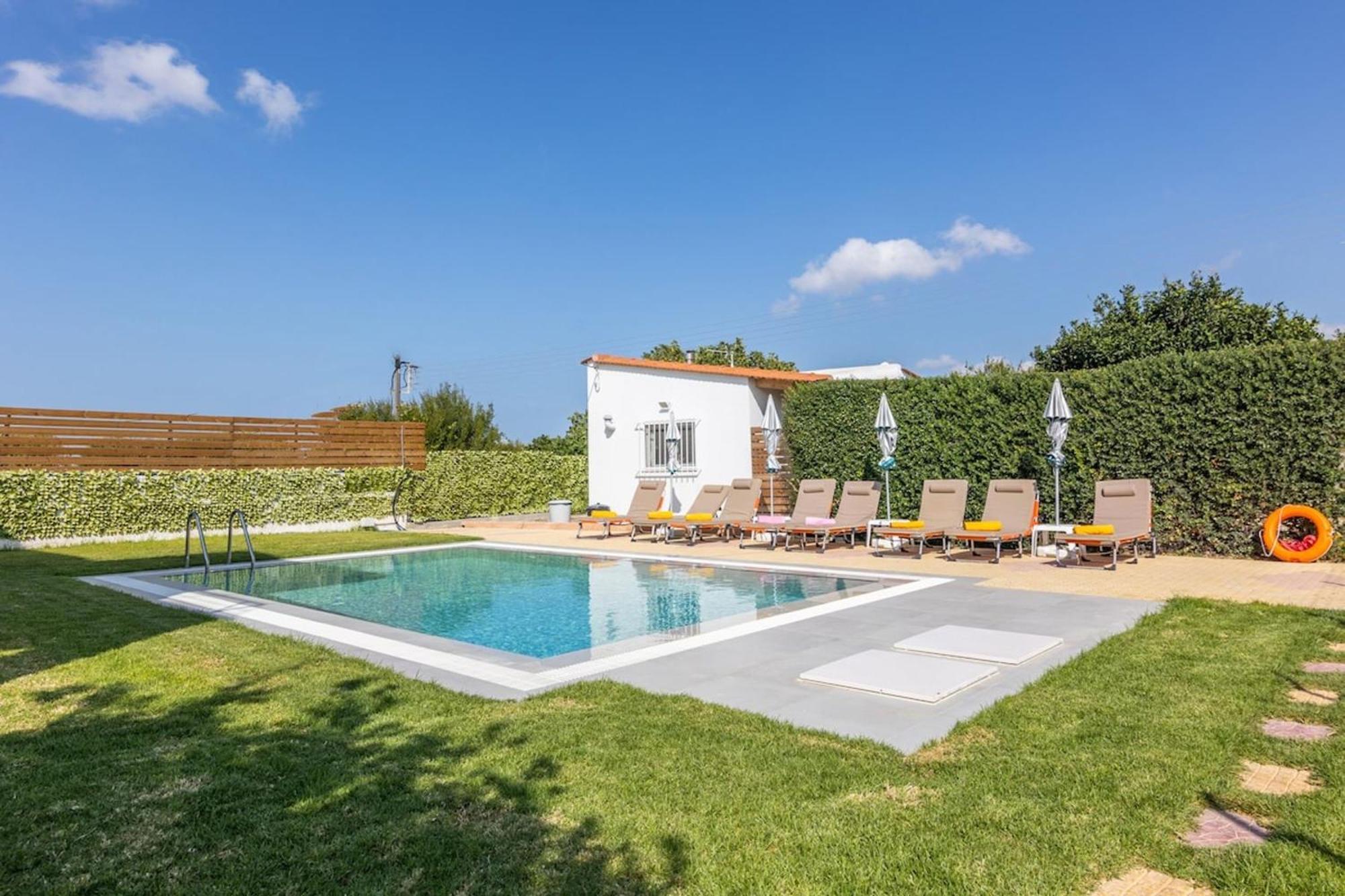 Amazing Villa Chrysanthi With Private Pool In Heraklion Epano Vathia Eksteriør billede