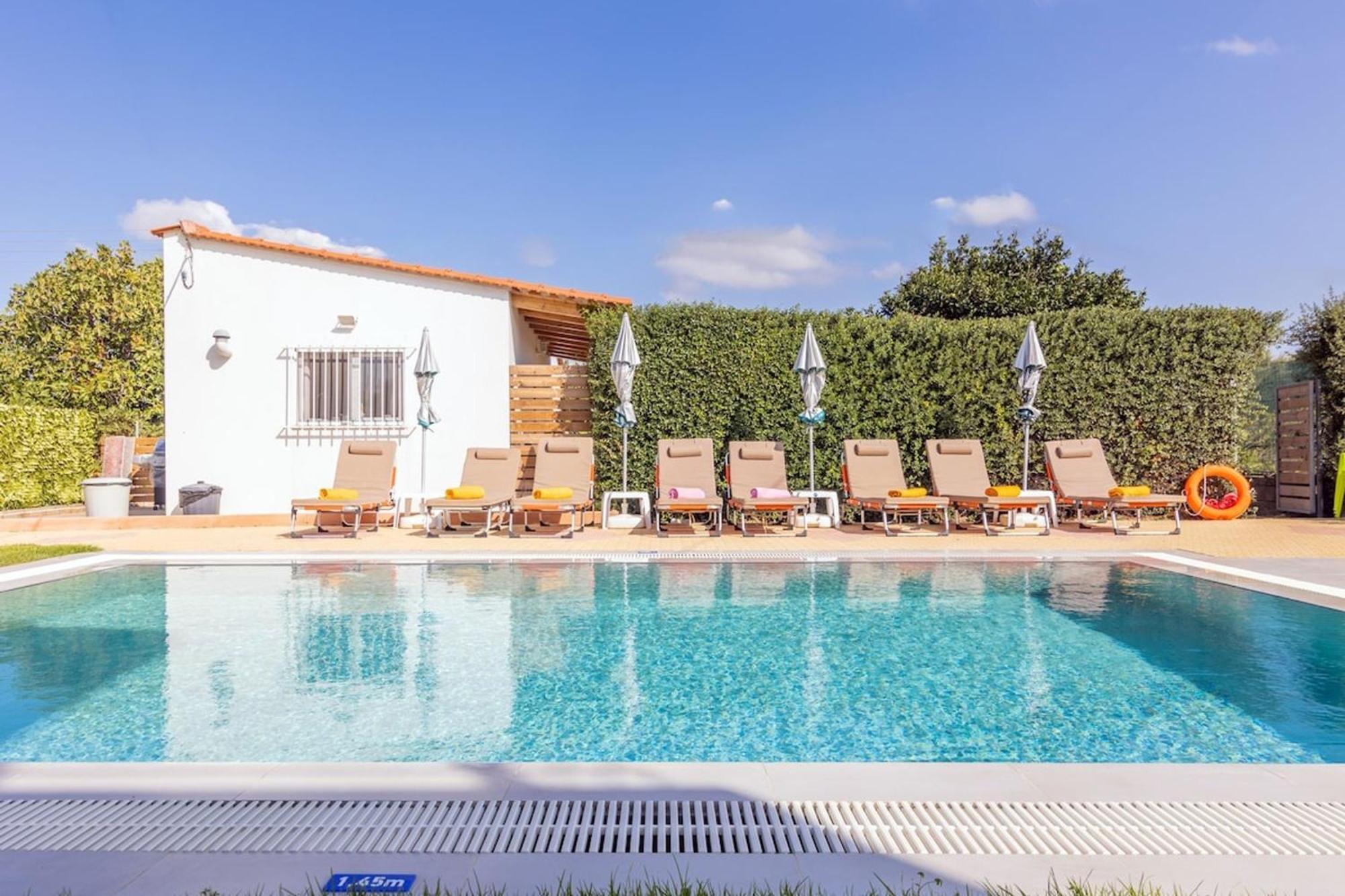 Amazing Villa Chrysanthi With Private Pool In Heraklion Epano Vathia Eksteriør billede